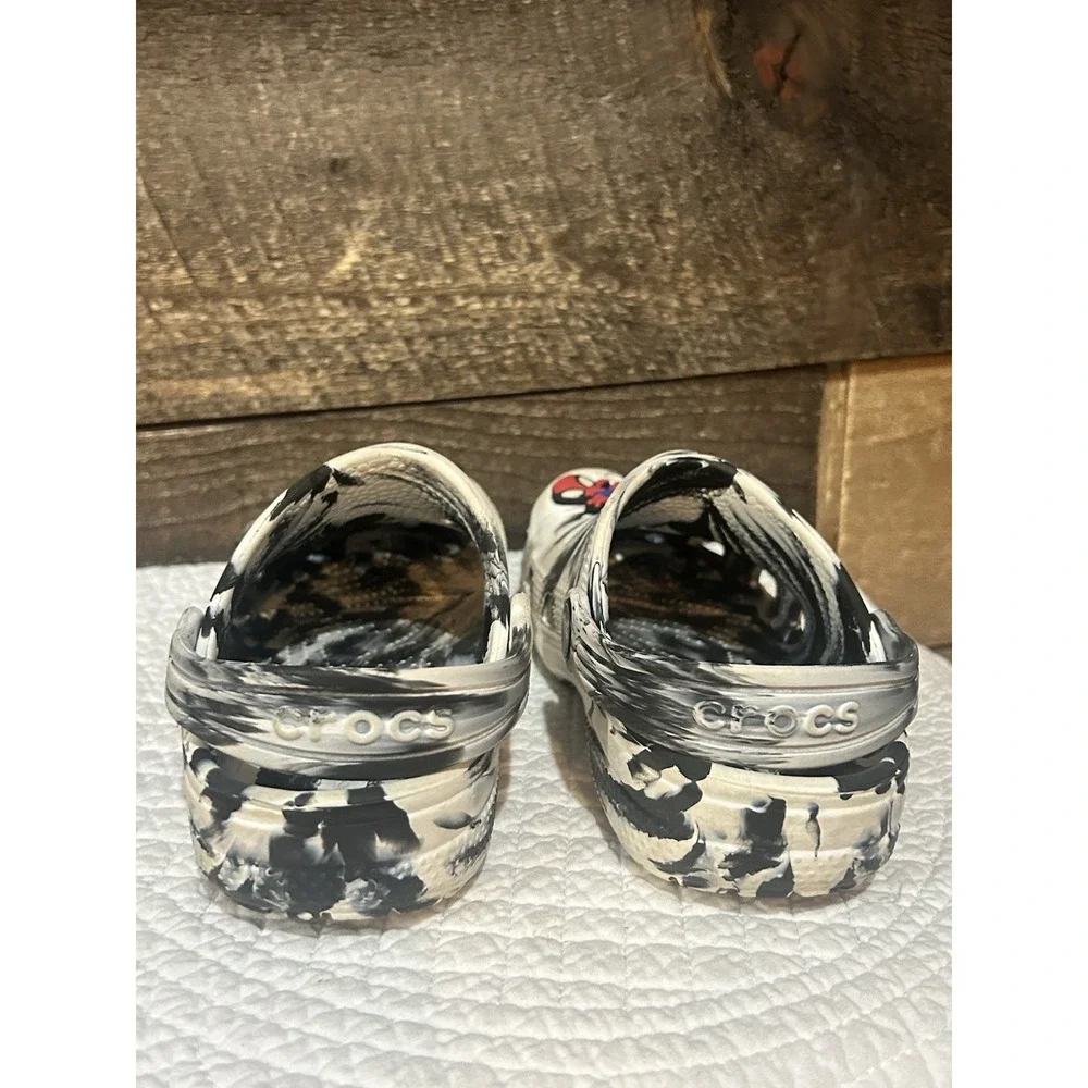 CROCS clogs size